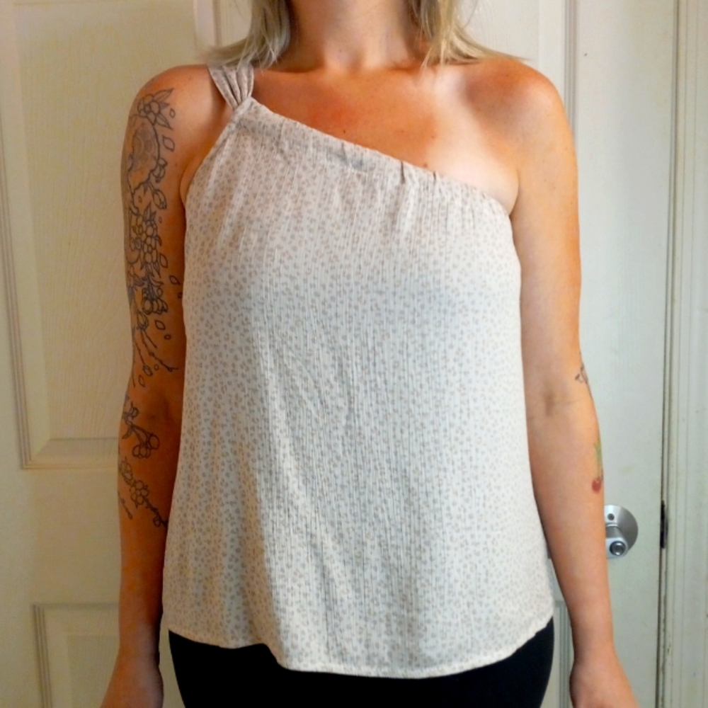NWT Gilli Boutique Large One Shoulder Top Flowy Summer Comfy Vacation Fl…